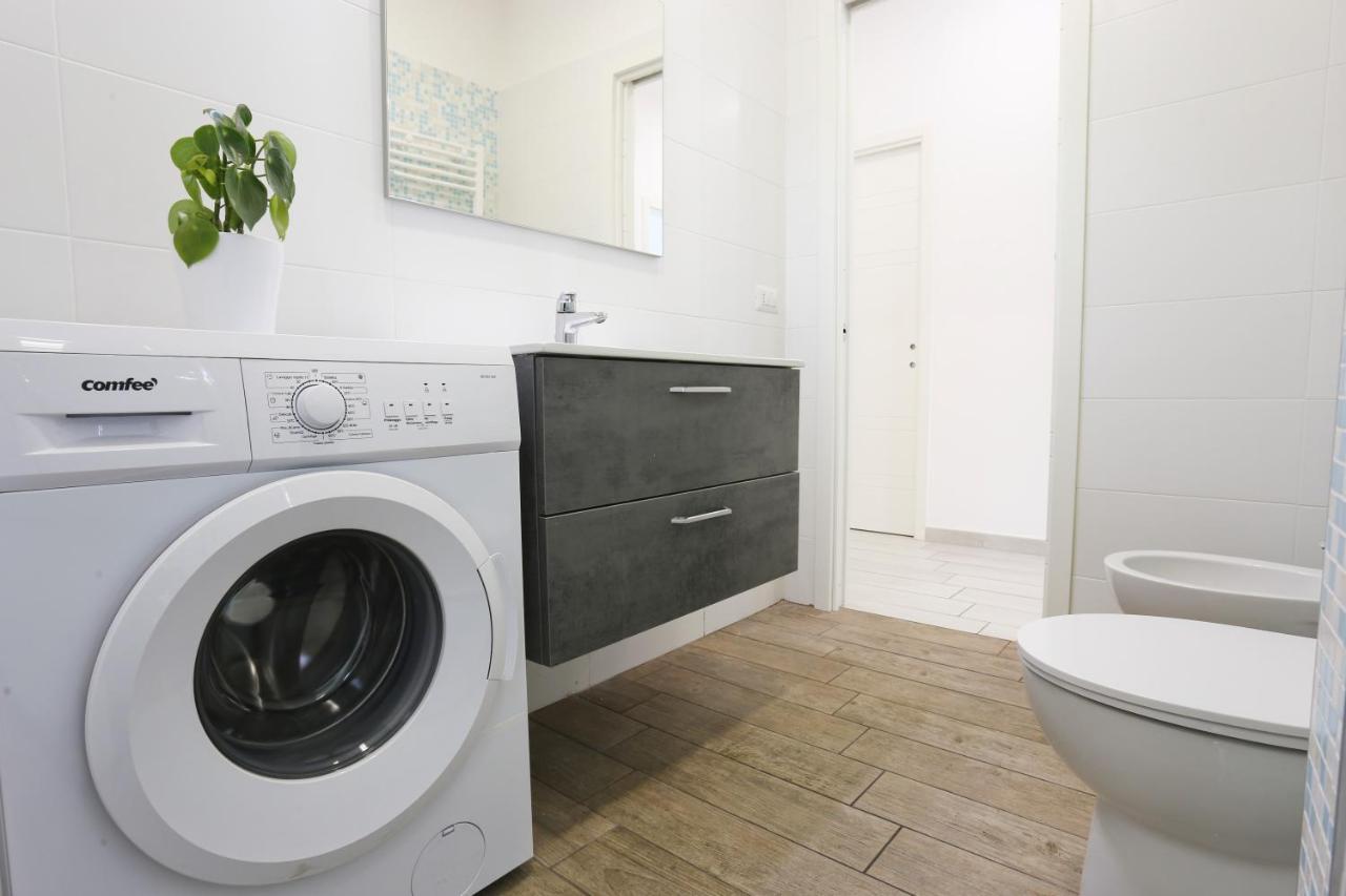 Bright & Central Apartment Near The Station Salerno Exterior foto