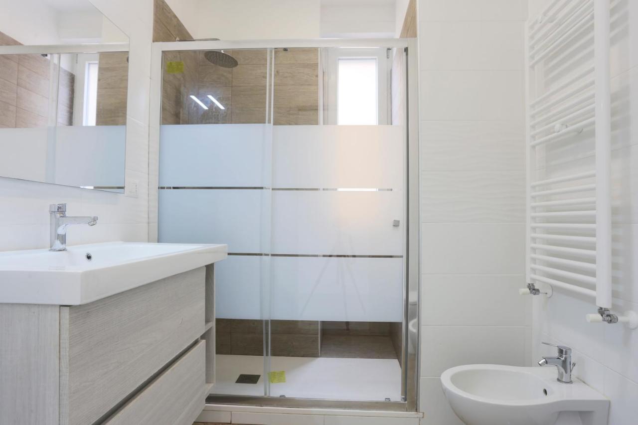 Bright & Central Apartment Near The Station Salerno Exterior foto