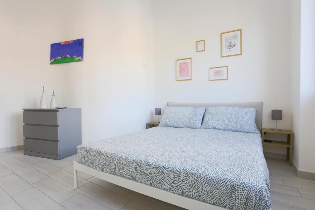 Bright & Central Apartment Near The Station Salerno Exterior foto