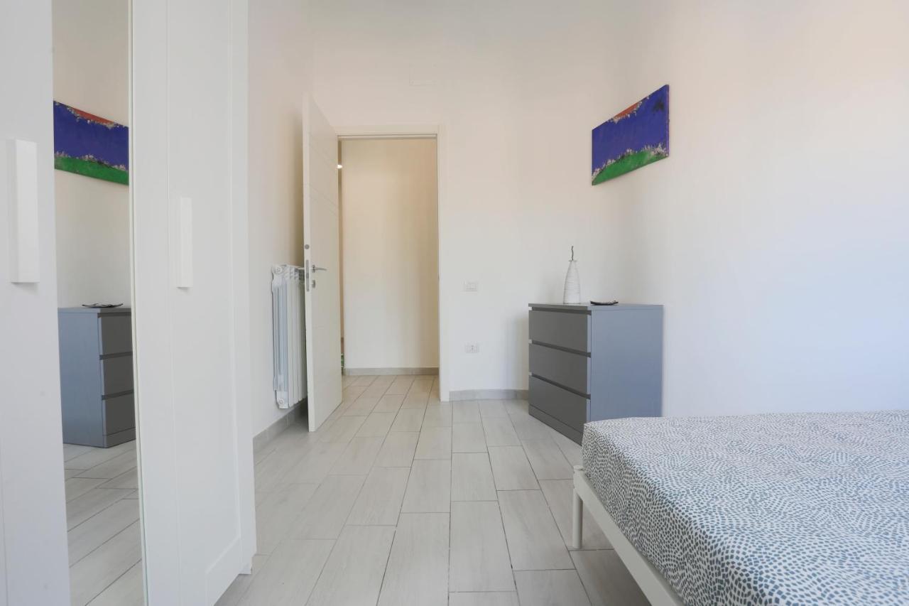 Bright & Central Apartment Near The Station Salerno Exterior foto
